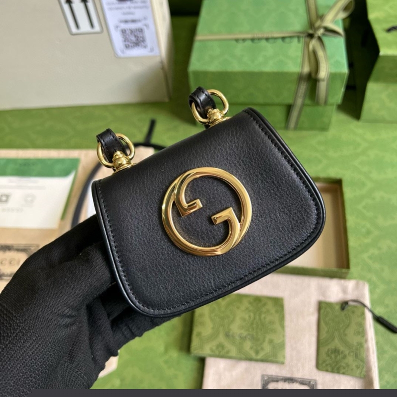 G*u*i wallets & purse
